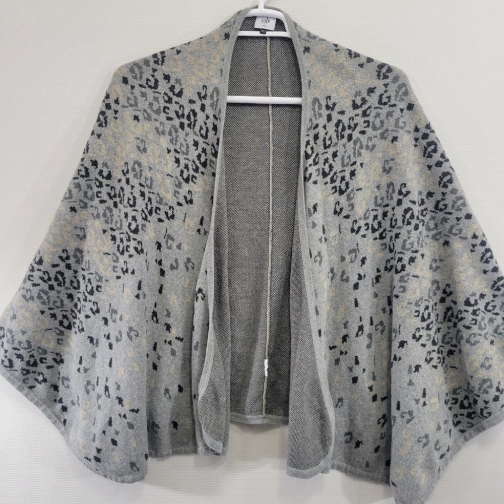 CAbi Gigi Gray Tan Leopard Cape Wrap Shawl Animal Print - Picture 3 of 11